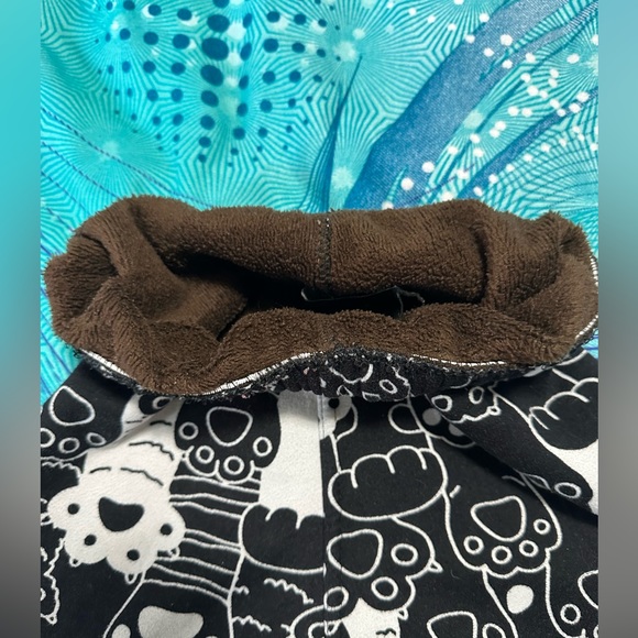 Youth Fleece Lined Cat Paw Leggings - Picture 3 of 4